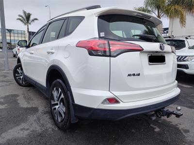 2019 Toyota RAV4 - Thumbnail